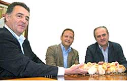 Olivier Behaghel (izq), Mickaël Le Helloco (cen) y Roberto Kaefer (der)