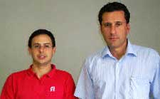 Thomas Calil (izq) con el Sr. Tomazini