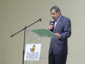 Dr. Pedro Villegas, anemia infecciosa aviar, El Sitio Avicola 